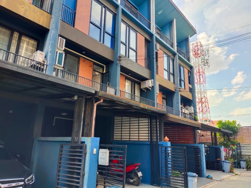 For RentTownhomeChaengwatana, Muangthong : Townhouse for rent, 3.5 floors, HAUS35, 500 meters from Sri Rat BTS, next to Chaeng Watthana Expressway