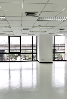 For RentOfficeBangna, Bearing, Lasalle : A large office building in Bangna area, next to the main road, next to the future LRT Premruthai station, size 143.95 sq m.