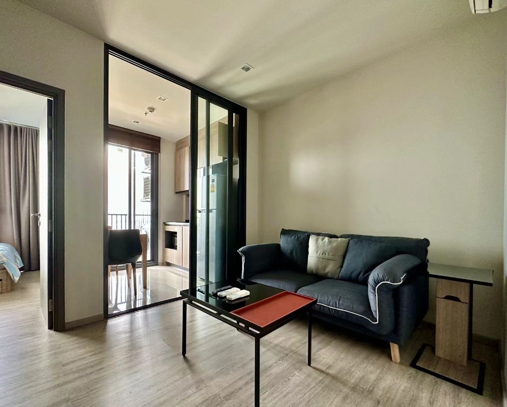 For RentCondoBang Sue, Wong Sawang, Tao Pun : The most luxurious condo for rent, The Line Wong Sawang, beautiful view room, next to MRT Wong Sawang, convenient travel.