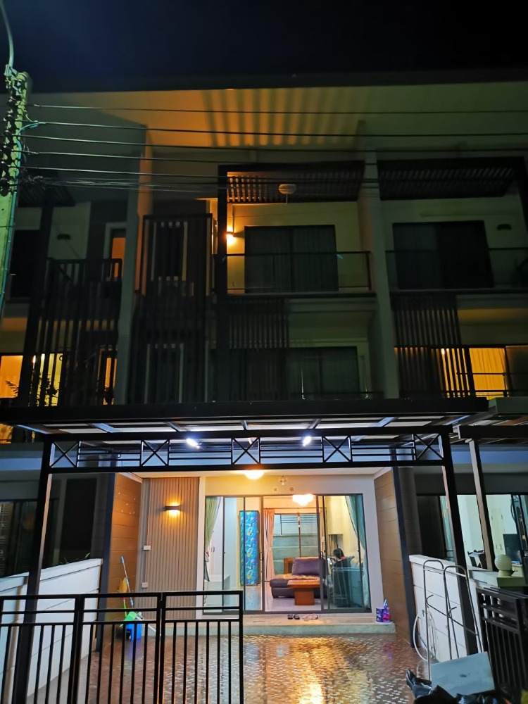 ให้เช่าทาวน์โฮมนนทบุรี บางใหญ่ บางบัวทอง : ให้เช่าทาวน์โฮม3ชั้น บ้านสวย พร้อมอยู่ ใกล้เซ็นทรัล เวสต์เกต และสถานีรถไฟฟ้าสามแยกบางใหญ่ 600 เมตร