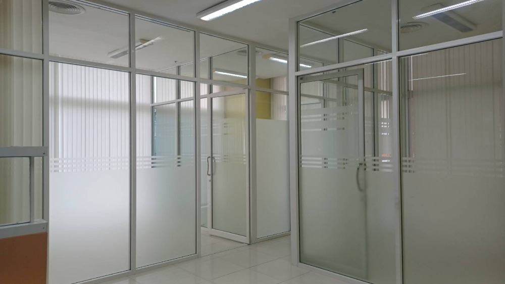 For RentOfficePattanakan, Srinakarin : Office for rent, 217 sq.m., On Srinakarin Road., Huamark Bangkapi.