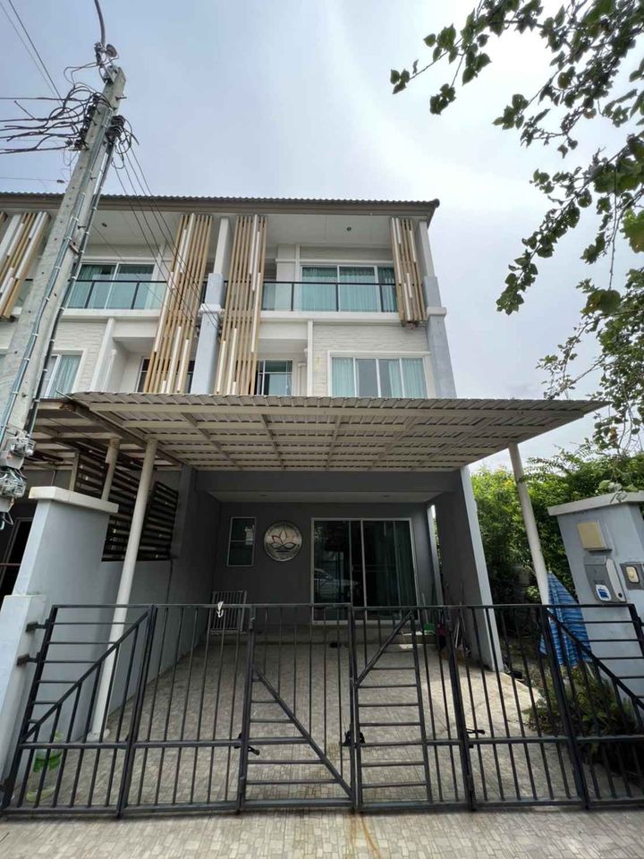 ให้เช่าทาวน์โฮมแจ้งวัฒนะ เมืองทอง : ให้เช่าทาวน์โฮม 3 ชั้น The plant citi ซิตี้ แจ้งวัฒนะ เมืองทองธานี