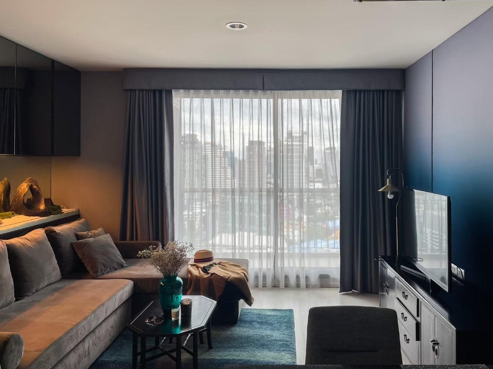 ให้เช่าคอนโดสุขุมวิท อโศก ทองหล่อ : Rhythm Sukhumvit 42  2bed highfloor 200m. to BTS Ekkamai and Gateway shopping mall