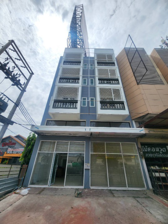 For RentShop HousePathum Thani,Rangsit, Thammasat : Commercial building for rent, 2 units, Lam Luk Ka Khlong 5 zone, near Big C Place, Lam Luk Ka Khlong 5, just 4 minutes.