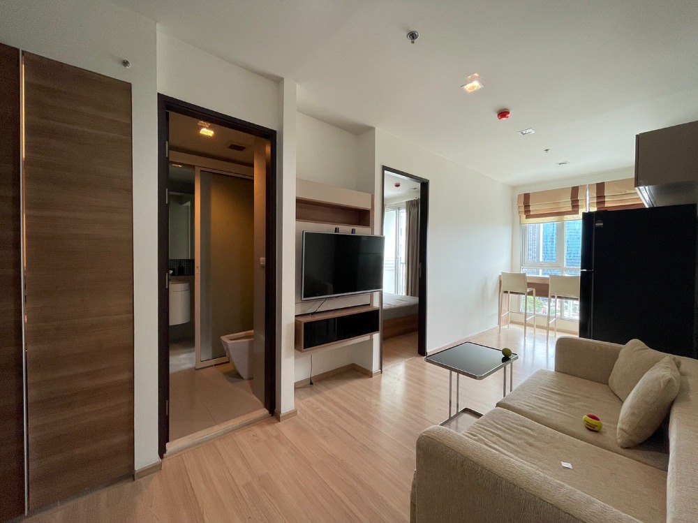 ให้เช่าคอนโดสาทร นราธิวาส : ห้องว่างให้เช่า Rhythm Sathorn ใกล้ bts สะพานตากสิน  พร้อมให้เช่าทันที