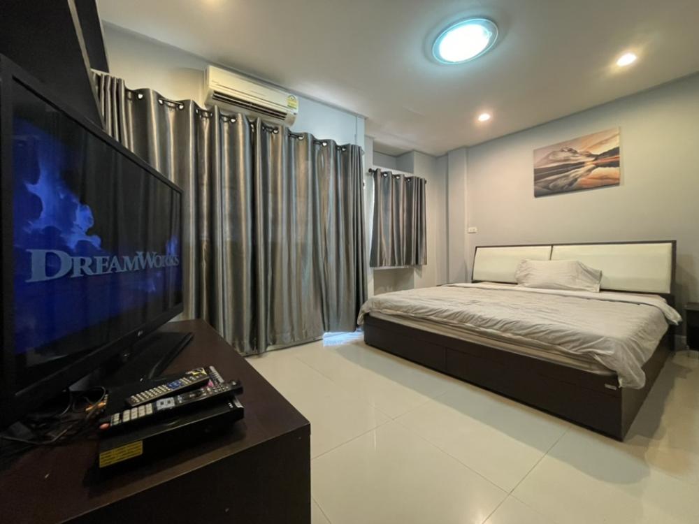 For RentTownhomeRatchadapisek, Huaikwang, Suttisan : 🔴35,000฿🔴 Townhome Ratchada-Sutthisan ♦️ near MRT Huai Khwang, happy to serve 🙏✍️ If interested, contact Line, very quick response @bbcondo88​ ✍️ Property code​ 879-B4526