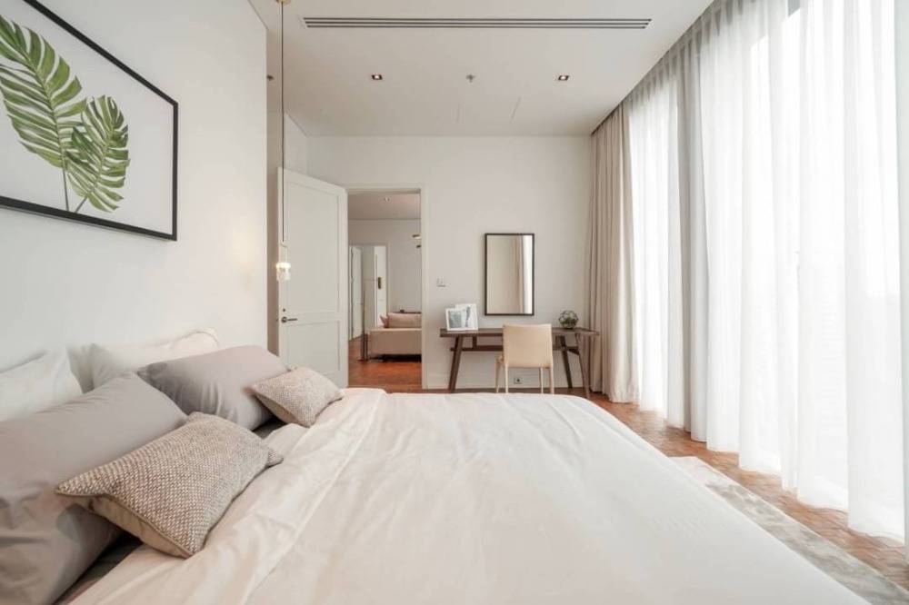ให้เช่าคอนโดสาทร นราธิวาส : *ให้เช่าคอนโด The ritz carlton Residences Bangkok 150,000 บาท 2ห้องนอน 3ห้องน้ำ 147ตรม. BTSช่องนนทรี(0 เมตร) ใกล้ สยาม จุฬาลงกรณ์ สามย่าน สีลม พระราม4 ลุมพินี สาทร เจริญกรุง บางรัก