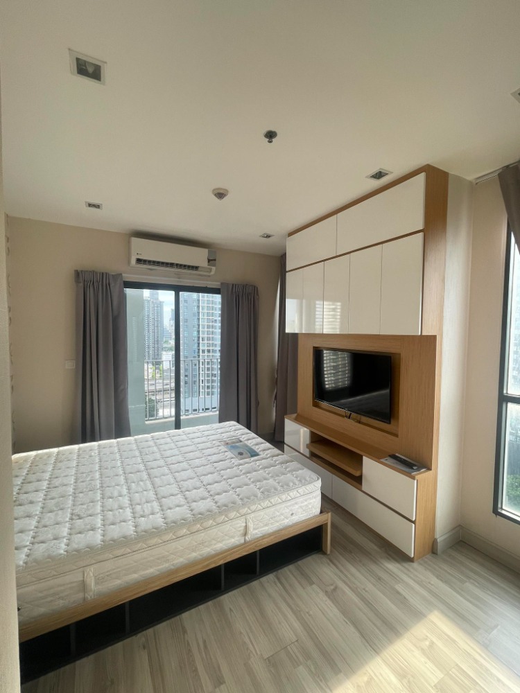 For RentCondoRama9, Petchburi, RCA : Condo for rent Ideo Mobi Rama 9 near *MRT Rama 9*