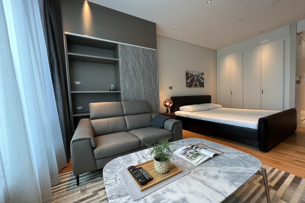 For RentCondoWitthayu, Chidlom, Langsuan, Ploenchit : Code C20230204057....Sindhorn Residence for rent, studio room, 1 bathroom, furnished, ready to move in