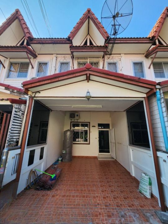 For RentTownhomeChaengwatana, Muangthong : Townhouse for rent Laksi-Chaengwattana zone Close to Mongkut Hospital, just 6 minutes.