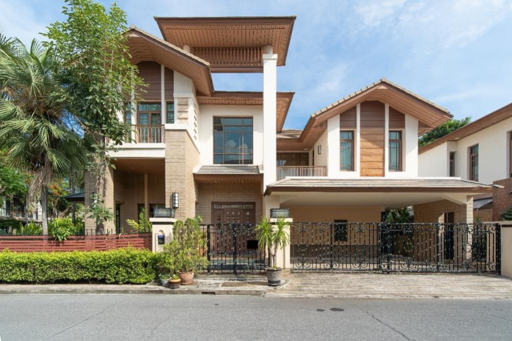 For SaleHouseOnnut, Udomsuk : Rare item!!! Super Luxury house ⭐️ Baan Sansiri Sukumvit 67 ⭐️ for rent / sale 🔸🔸 Best Corner Unit next to the Tree tunnel