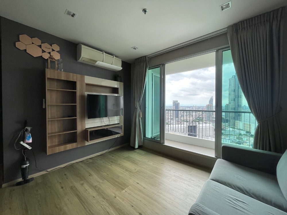 ให้เช่าคอนโดสาทร นราธิวาส : Condo 2 Bedroom Close to BTS Saphantaksin, River View , Fully Furnish ว่างพร้อมให้เช่า
