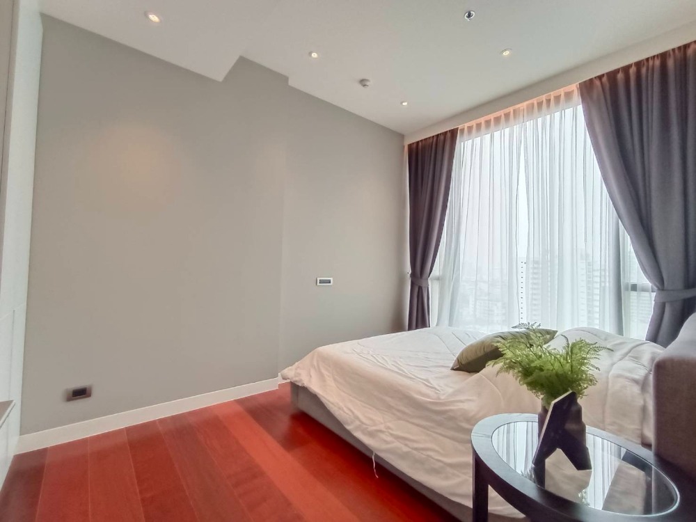 ให้เช่าคอนโดสุขุมวิท อโศก ทองหล่อ : 👑 Khun By Yoo 👑 For rent Super Luxury 52sqm. Corner Room , Fully furnished