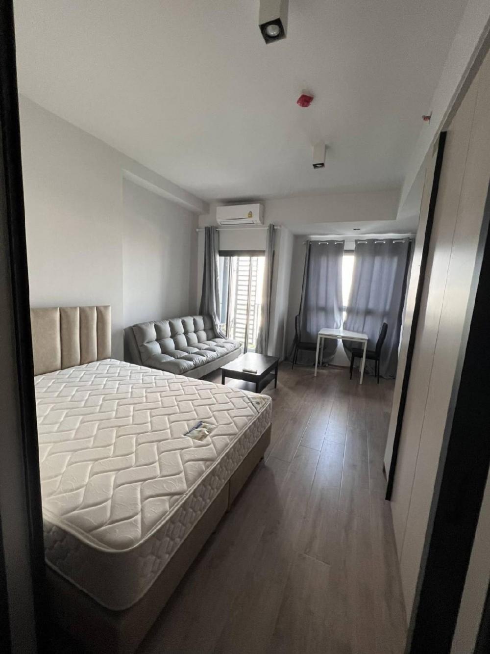 ให้เช่าคอนโดพระราม 9 เพชรบุรีตัดใหม่ RCA : Code: M53.For Rent 🔥Ideo Rama9 Asoke🔥Near rama9. 300m. Studio