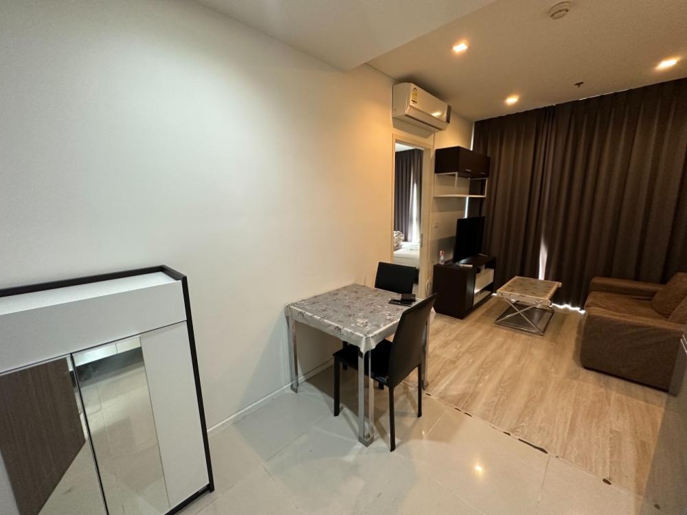 ให้เช่าคอนโดรัชดา ห้วยขวาง : For rent quinn ratchada 17  1 bedroom 1 bathroom 35 sqm. Price 15,000 permonth1 year contractDeposit 2 monthAdvance 1 monthContact armeen064-9181062Line:kanchan_property