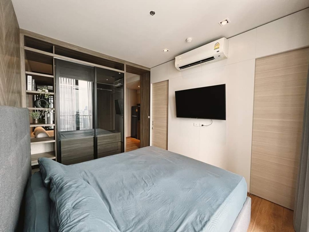 For RentCondoSukhumvit, Asoke, Thonglor : ✨️For rent🎠🌥Park 24✨️ Size 29 sq m, studio room, 37th floor, Building 1, open view.