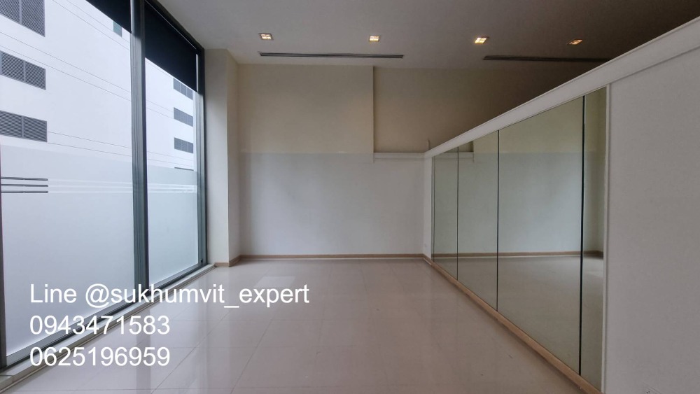 For RentRetail SpaceSukhumvit, Asoke, Thonglor : Phrom Phong for rent, sales space for a shop, 160-180 sq m, good location.