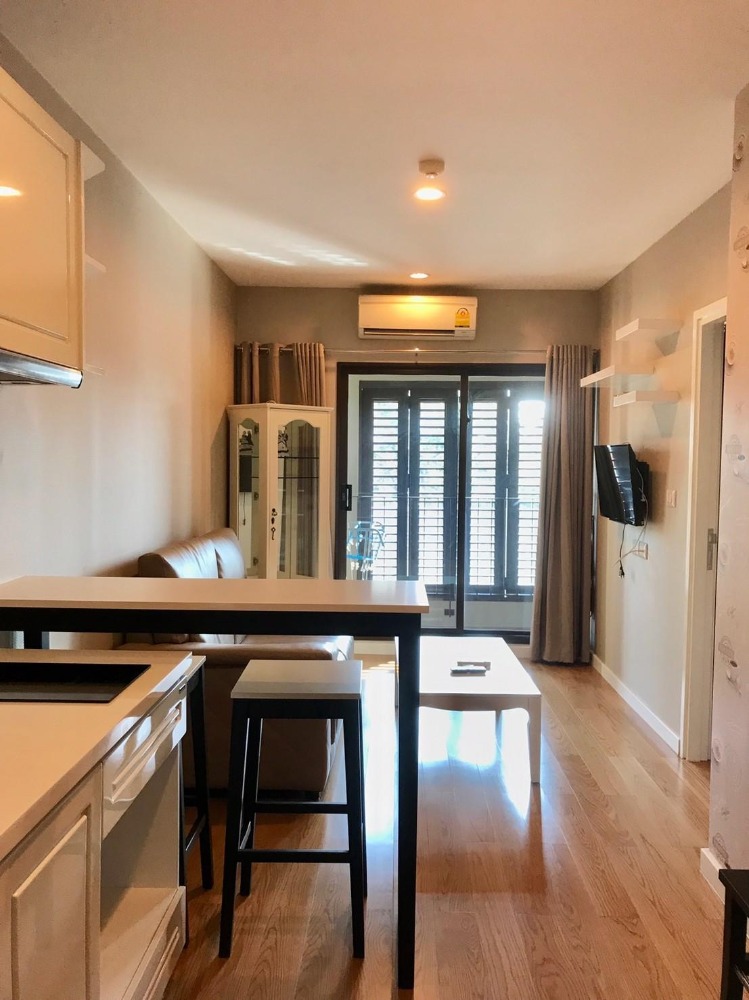 For RentCondoSukhumvit, Asoke, Thonglor : For rent: CondoLette Dwell Sukhumvit 26 near BTS Phrom Phong. There is a shuttle bus. You can make an appointment to view.