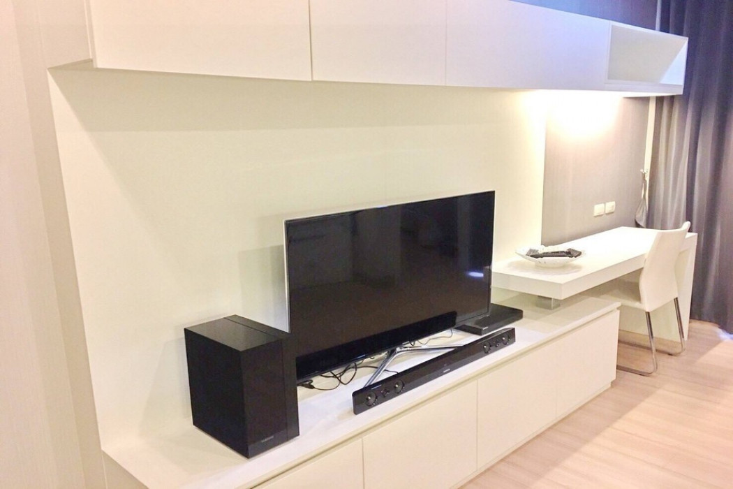 For RentCondoWongwianyai, Charoennakor : Code C20221206310....Urbano Absolute Sathon - Taksin for rent, 1 bedroom, 1 bathroom , high floor, furnished, ready to move in