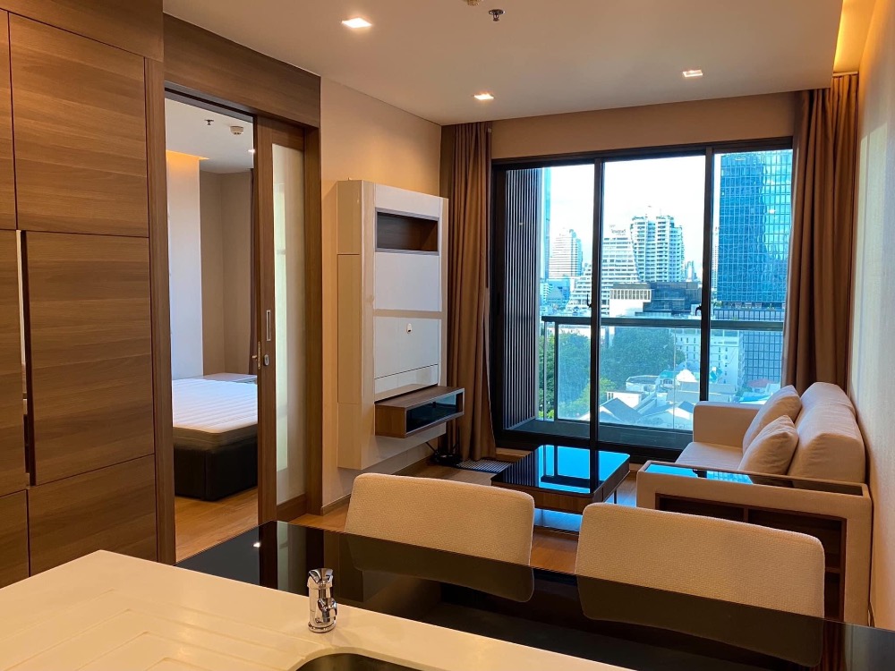 For RentCondoSathorn, Narathiwat : Urgent, the room is very beautiful! The Address Sathorn, beautiful room, fully furnished, has bathtub, near BTS Chong Nonsi.