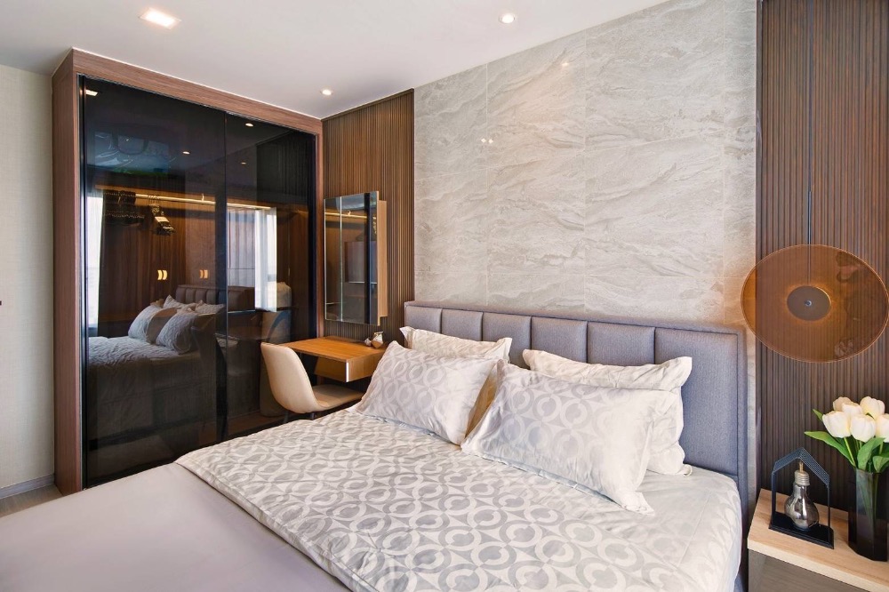 For RentCondoLadprao, Central Ladprao : beautiful room ! Life Ladprao, fully furnished, has washing machine, near MRT and BTS Ladprao.