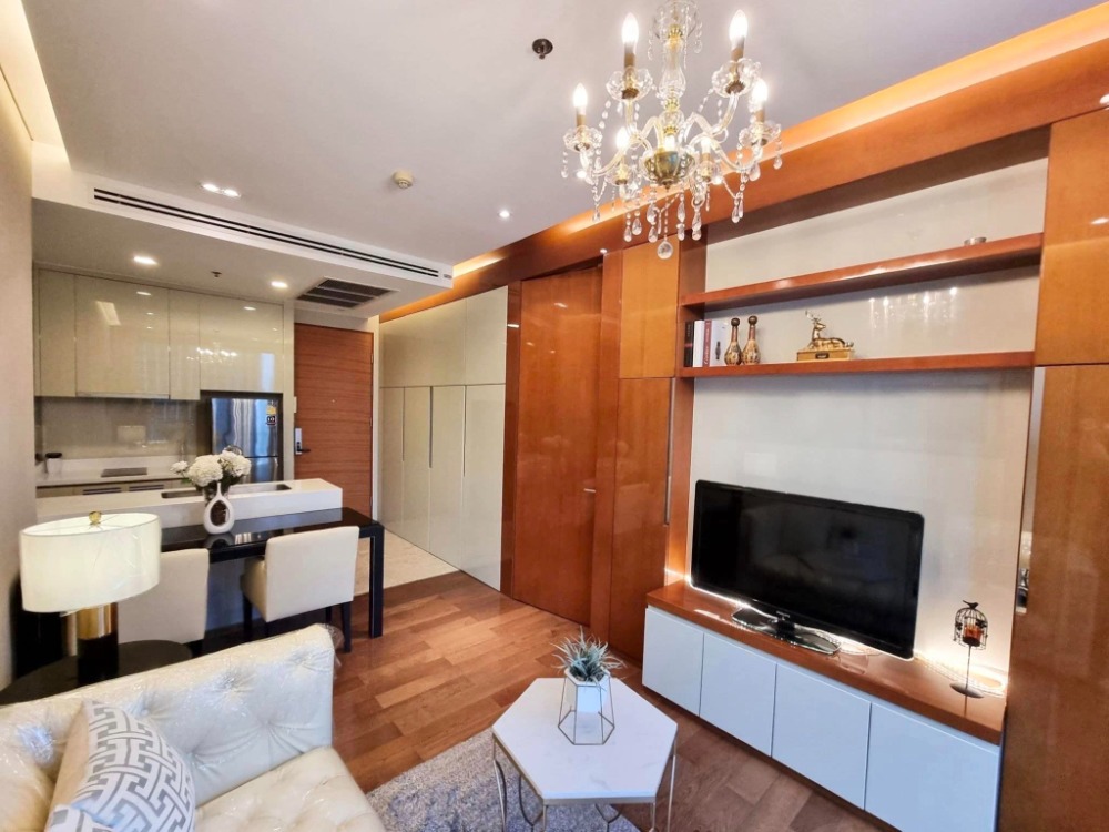 For RentCondoSukhumvit, Asoke, Thonglor : The Address Sukhumvit 28 ♦️ Near BTS Phrom Phong, happy to serve you 🙏✍️ If interested, contact Line, responds very quickly @bbcondo88​ ✍️ Property code​ 879-B4659
