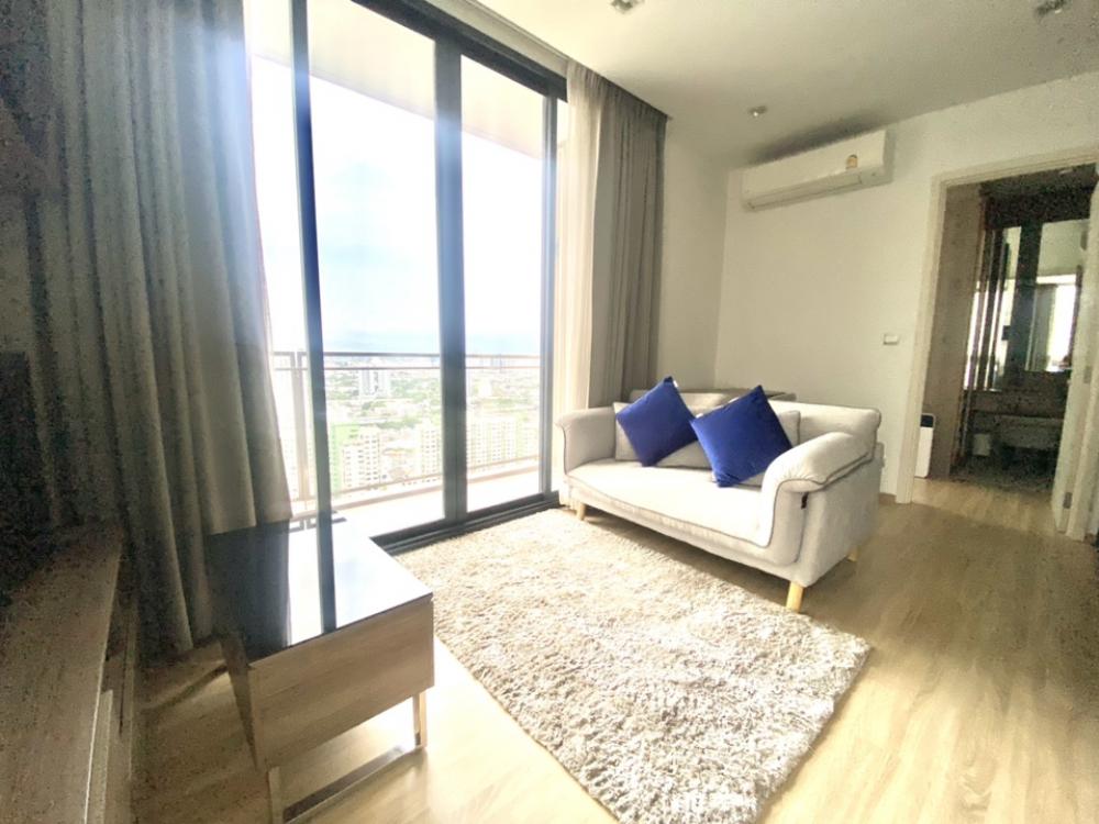 For RentCondoSapankwai,Jatujak : 💖RARE ITEM High floor corner room THE LINE Phahon-Pradipat Special plan with 1 floor per floor. Only room, 1 bedroom, 1 bathroom, 41 sq m. Views on both sides are very beautiful. Interested in making an appointment to see the room? Reserve quickly.