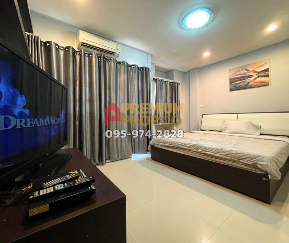 ให้เช่าทาวน์โฮมรัชดา ห้วยขวาง : Townhome for rent, Ratchada-Sutthisan, 5 bedrooms, 4 bathrooms, with maid's room, near MRT Suthisan, Huai Khwang, affordabel price.