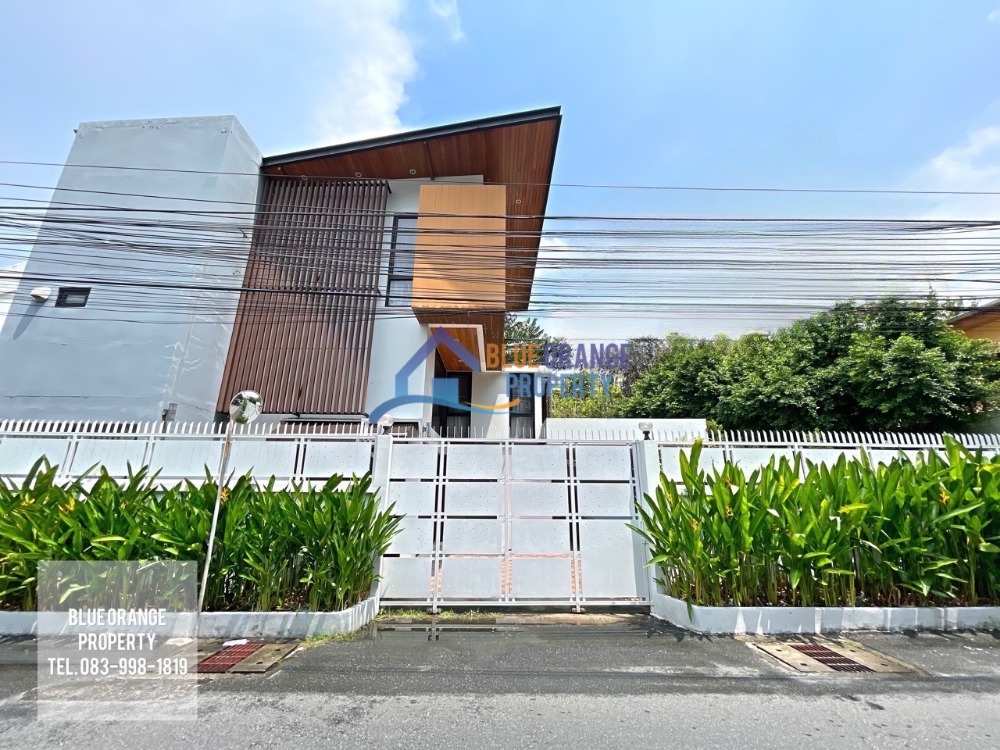 ให้เช่าบ้านสุขุมวิท อโศก ทองหล่อ : บ้านเดี่ยว 3 ชั้น ให้เช่า ย่านเอกมัย เลี้ยงสัตว์ได้