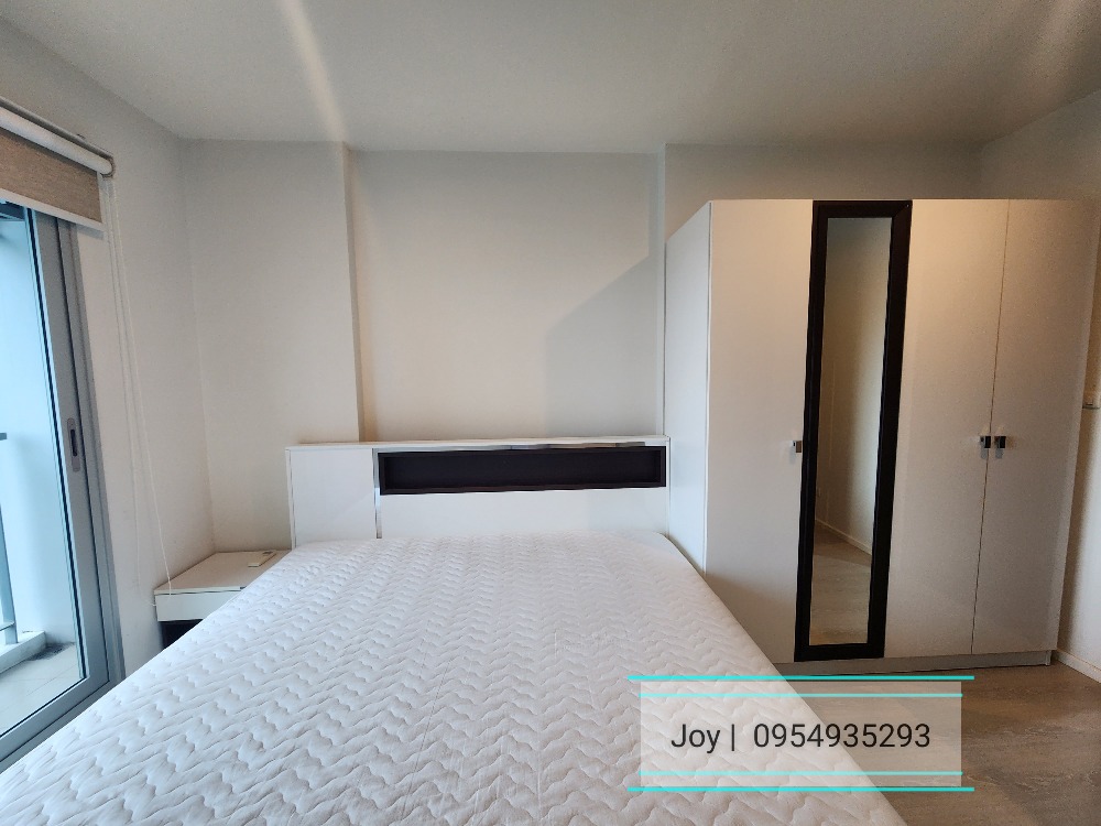 For RentCondoSathorn, Narathiwat : For rent! Condo Rhythm Sathorn Narathiwas ❤ Cheap price for rent for room size 38 sq m. (1 bedroom) and fully decorated, only 17,500 baht/month (including common fees + parking for 1 car). Call. 0954935293 (Joy) Not accepting co.