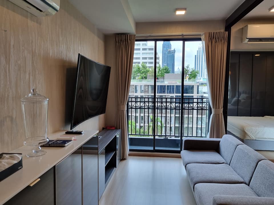 ให้เช่าคอนโดสุขุมวิท อโศก ทองหล่อ : ให้เช่าคอนโด@ Venio Sukhumvit 10 ราคาดีห้องสวยมีรถรับส่งที่ BTS/MRT