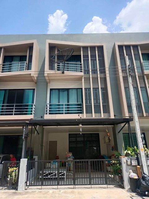 ให้เช่าทาวน์โฮมลาดกระบัง สุวรรณภูมิ : เช่า ทาวน์โฮม 3 ชั้น ใกล้ ARL ลาดกระบัง Wayra Biznet ร่มเกล้า สุวรรณภูมิ