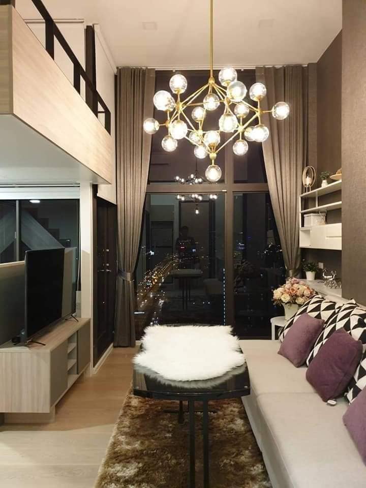 ให้เช่าคอนโดพระราม 9 เพชรบุรีตัดใหม่ RCA : ปล่อยเช่า ! [ Chewathai Residence Asoke ] ห้อง Loft 2 ชั้น มีชั้นลอย ห้องแต่งสวยหรู ชั้นสูงมาก ! 36 ตร. 25,000 ใกล้ MRT พระราม 9 เฟอร์ครบ / สนใจรีบทักค่ะ 065-8219716 น้ำแข็ง