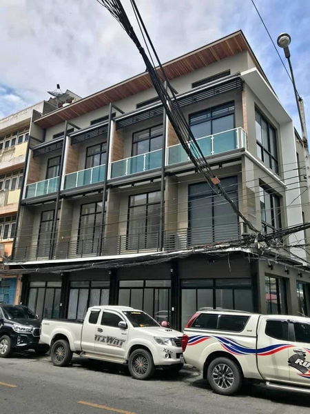 ให้เช่าทาวน์โฮมเยาวราช บางลำพู : For Sale and Rent Bangkok Town House Pariphat MRT Sam Yot Pom Prap Sattru Phai BRE19159
