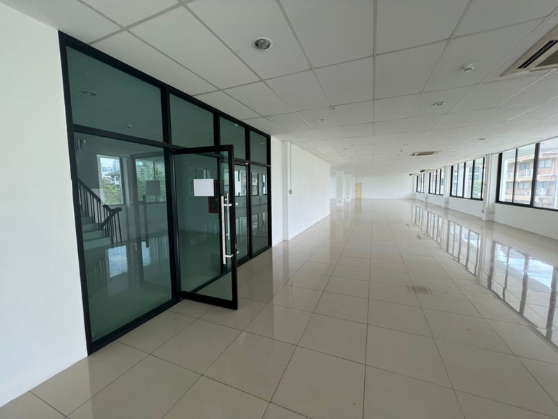 ให้เช่าสำนักงานอ่อนนุช อุดมสุข : For Rent Bangkok Office Sukhumvit BTS Phra Khanong Watthana BRE18391