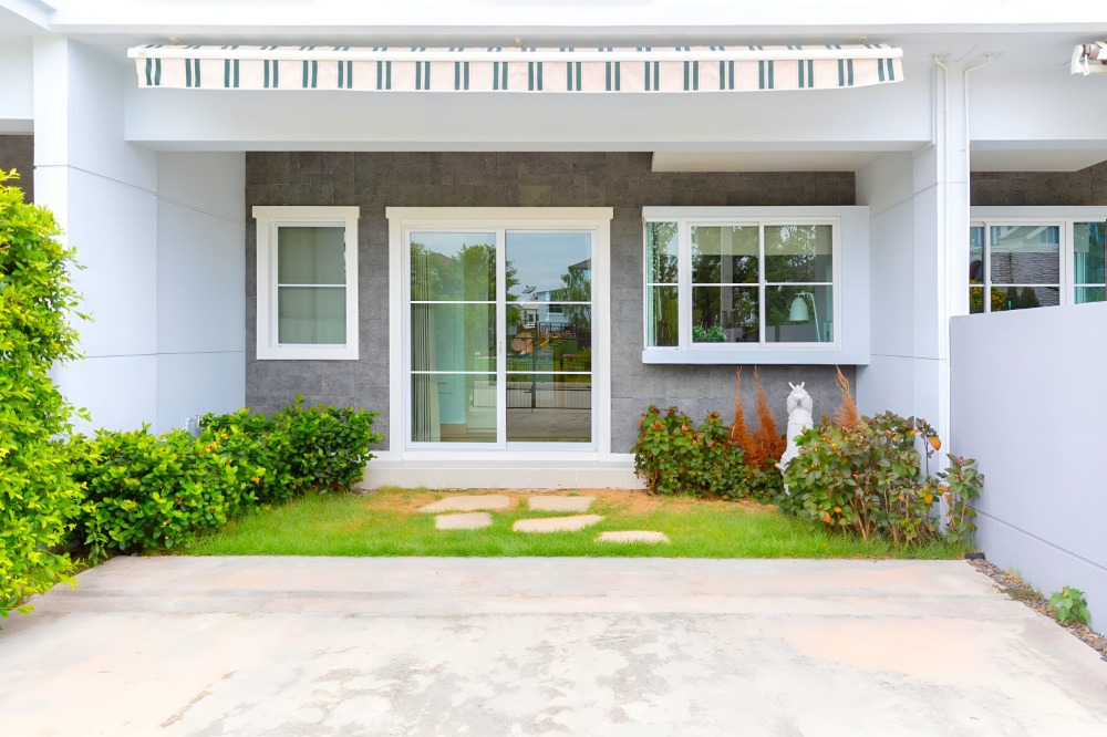 ให้เช่าบ้านบางนา แบริ่ง ลาซาล : H0224😊 For RENT ให้เช่า ทาวน์โฮม 2 ชั้น,🚪3 ห้องนอน 🏢อินดี้ บางนา-รามคำแหง 2 Indy Bangna-Ramkhamhaeng 2🔔พื้นที่บ้าน:23.50ตร.วา🔔พื้นที่ใช้สอย:112.00ตร.ม.💲เช่า:40,000฿📞O99-5919653,O65-9423251✅LineID:@sureresidence