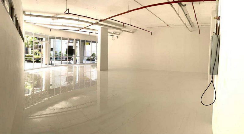 ให้เช่าสำนักงานคลองเตย กล้วยน้ำไท : For Rent Bangkok Office Sukhumvit BTS Phra Khanong Khlong Toei BRE18142