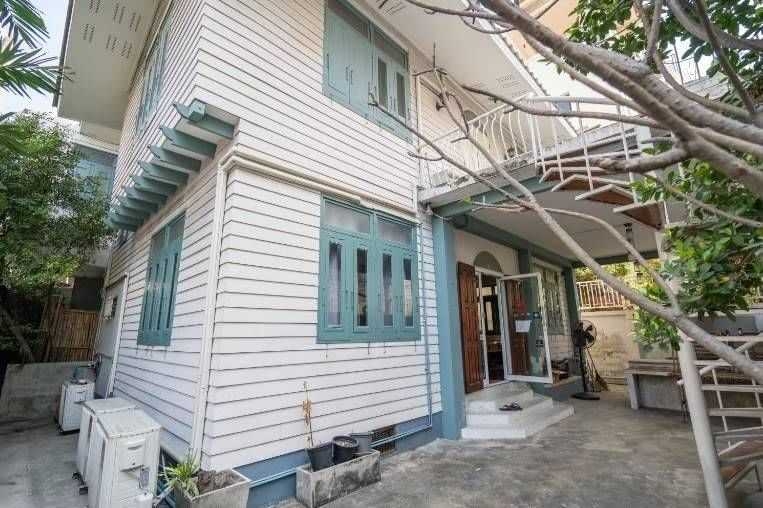 For RentHouseKhlongtoei, Kluaynamthai : For Rent Bangkok Single House Sukhumvit BTS Nana Khlong Toei BRE17476