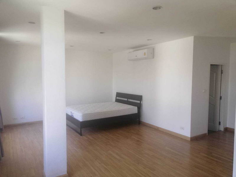 For RentTownhomeYothinpattana,CDC : For Rent Bangkok Town House Pradit Manutham Wang Thonglang BRE16358