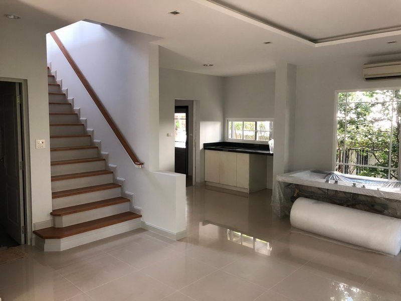 For RentHousePattanakan, Srinakarin : For Sale and Rent Bangkok House Mantana Rama 9 – Srinakarin Krungthep Kreetha Bang Kapi BRE5668