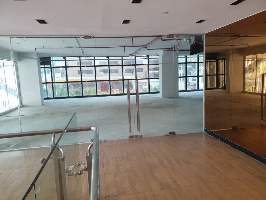 For RentRetail SpaceSukhumvit, Asoke, Thonglor : For Rent Retail Sukhumvit 63 BTS Ekkamai Watthana BRE8890