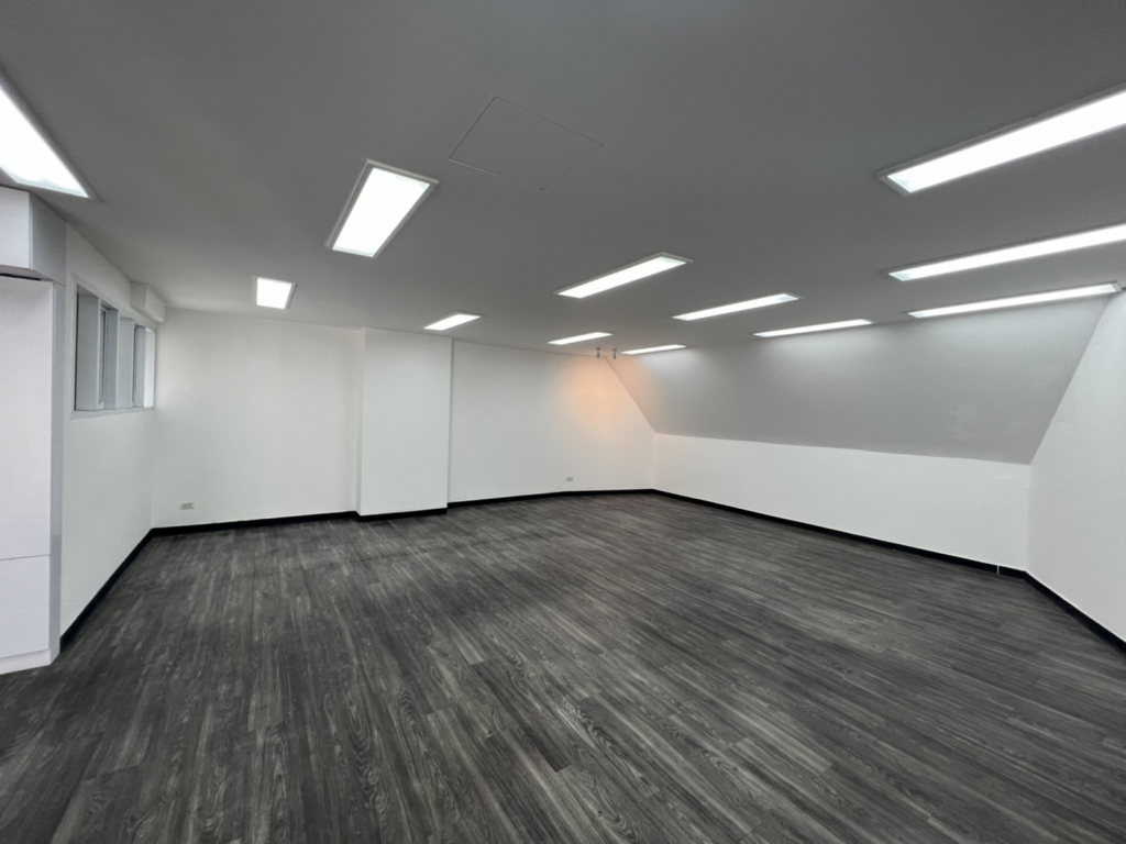 ให้เช่าร้านค้า/ตลาดนัดสาทร นราธิวาส : For Rent Retail Showroom Narathiwas BTS Chong Nonsi Sathorn BRE3904