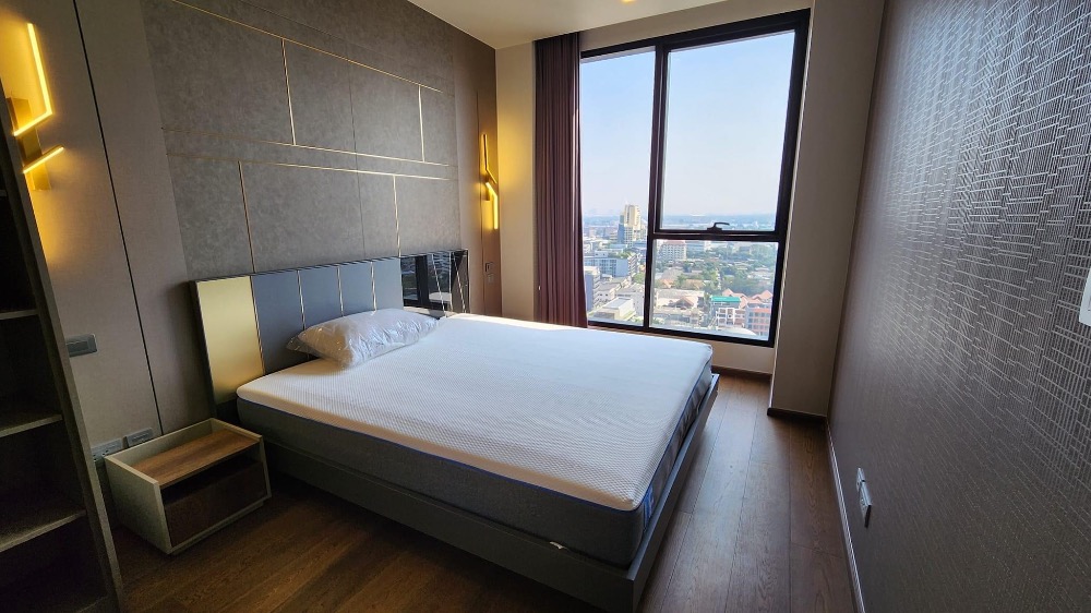 For RentCondoSukhumvit, Asoke, Thonglor : urgent! Beautiful room with a bathtub, Ideo Q Sukhumvit 36, has a washing machine, fully furnished, near BTS Thonglor.