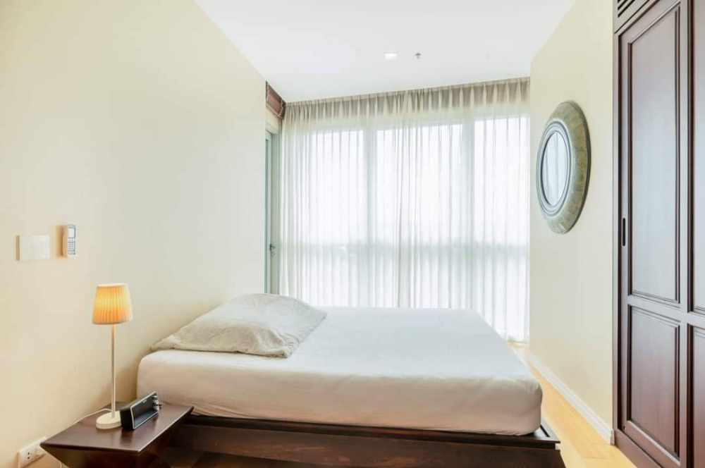 For RentCondoWongwianyai, Charoennakor : The River 1 Bedroom 55 sqm. Fully Furnished 28,000/Month