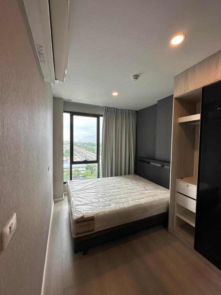 For RentCondoKasetsart, Ratchayothin : ★ Ciela Sripathum ★ 32 sq m., 12th floor (1 bedroom, 1 bathroom) ★ Next to BTS Bang Bua Station ★ Near Kasetsart University and Sripatum University ★ Near many department stores and shopping areas ★ Complete electrical a