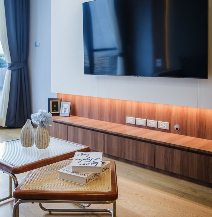 For RentCondoNana, North Nana,Sukhumvit13, Soi Nana : Modern Style 3 Bedroom with Big Terrace Condo For Rent Nana