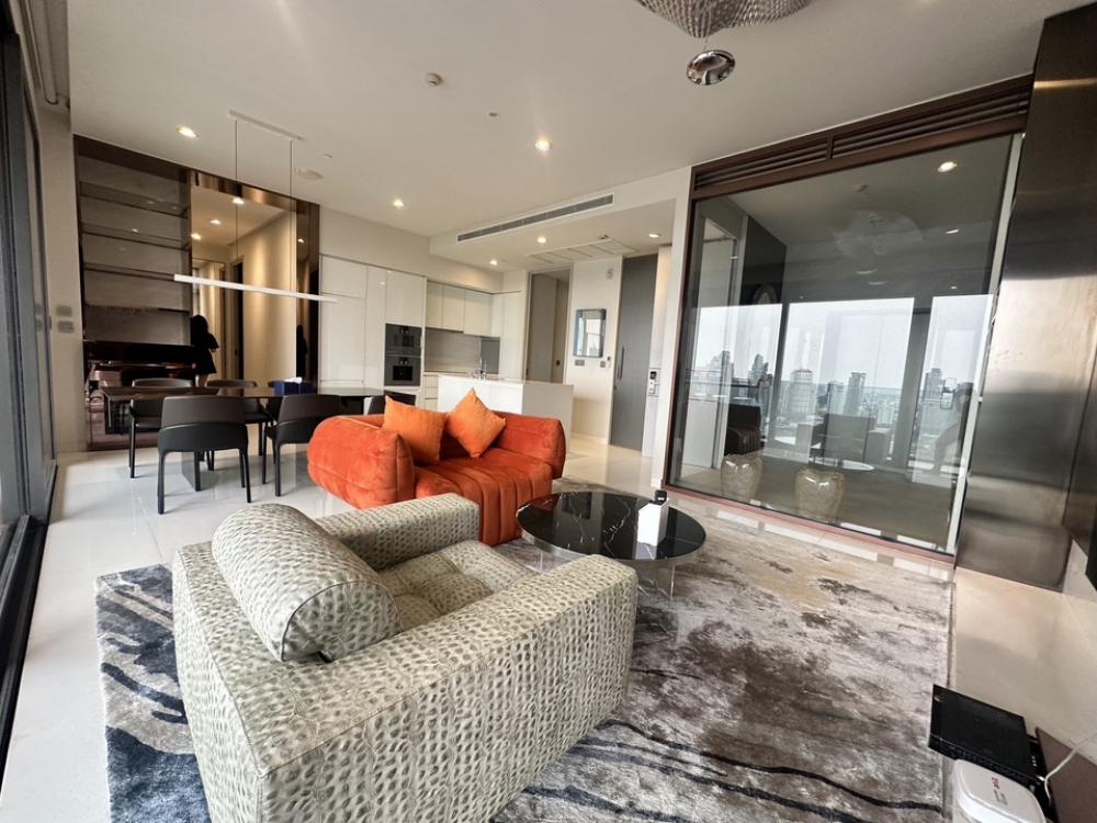 ให้เช่าคอนโดสุขุมวิท อโศก ทองหล่อ : Condo : Vittorio Sukhumvit 39 （For Rent）Location : Near bts Phrom PhongFloor : 25building: Size : 136SQMType : 2Bedroom 3BathroomRent Price:150,000Baht/monthTel. 0825877125 (คุณซัน)👉 line.me/ti/p/eklLUohzVL