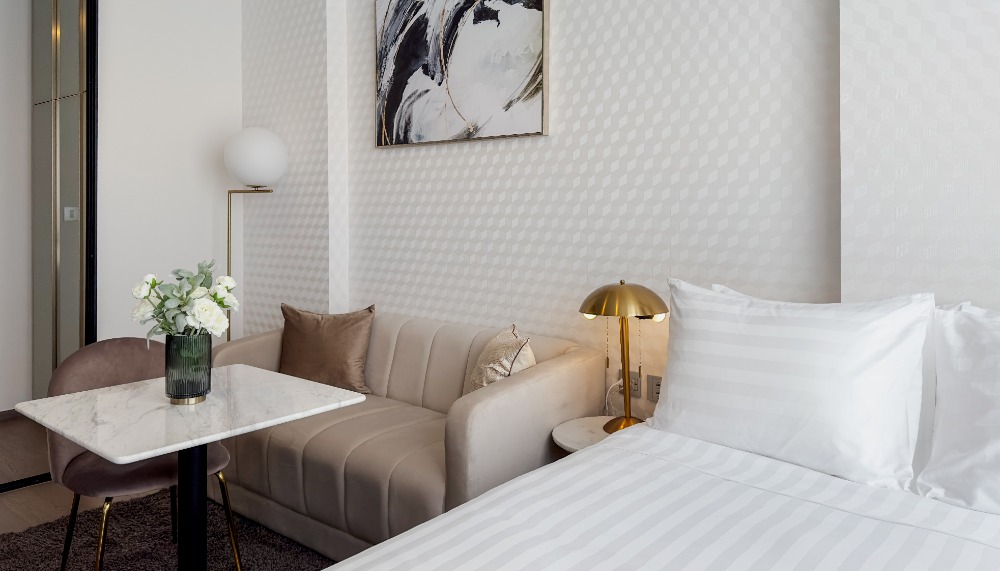 For RentCondoRatchathewi,Phayathai : ✅Hot deal until 30/04/24🔥 ✅ Park Origin Phayathai, One-Bedroom walk in closet 29 Sqm. Unit with FREE Wi-Fi (Managed by Hampton Hotel and Residence Management). Short-Term Contracts Accepted. FREE Wi-Fi