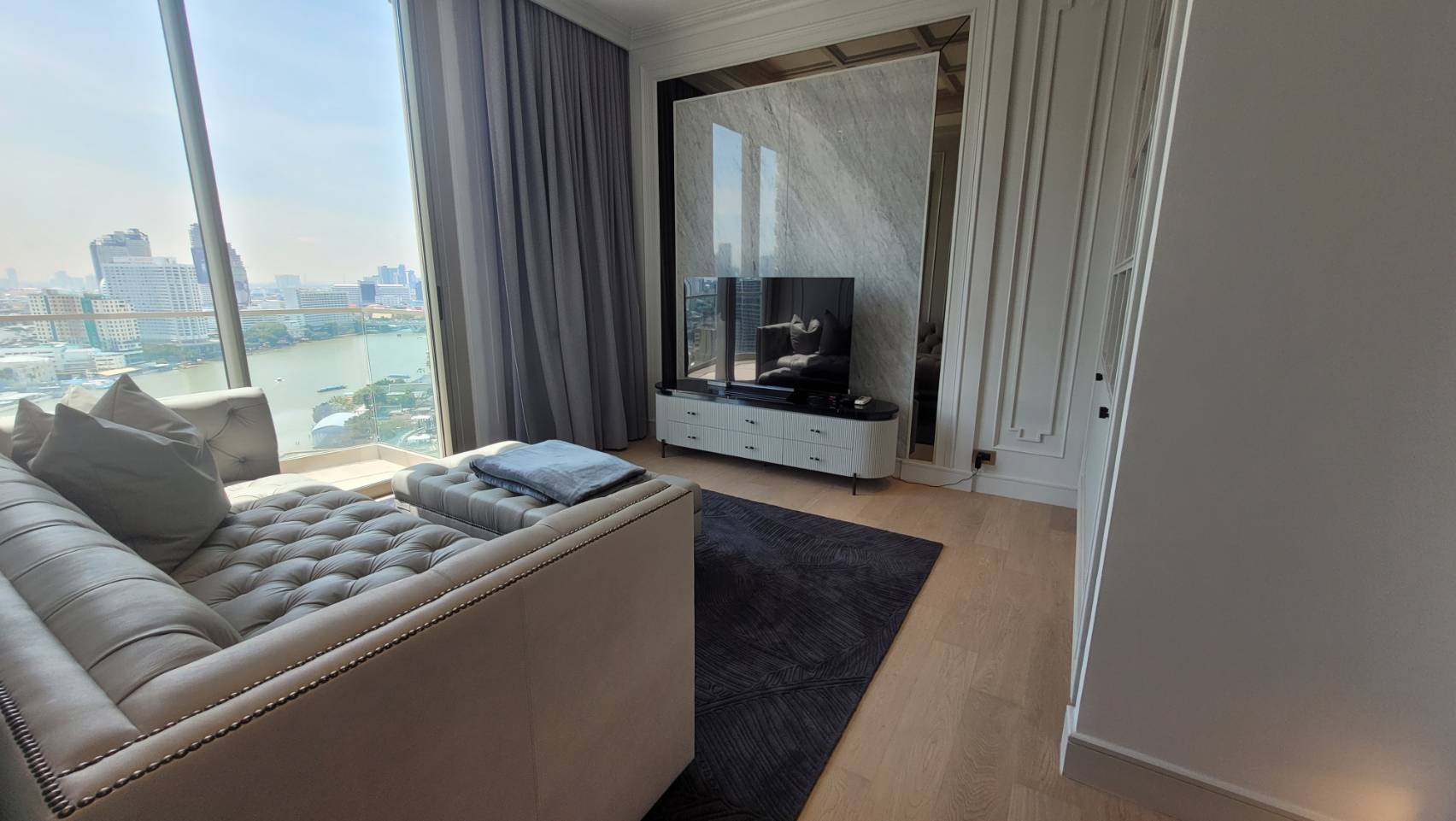 ให้เช่าคอนโดวงเวียนใหญ่ เจริญนคร : The Residences At Mandarin Oriental for Rent - 1 beds  - 172 sqm - 300000 THB