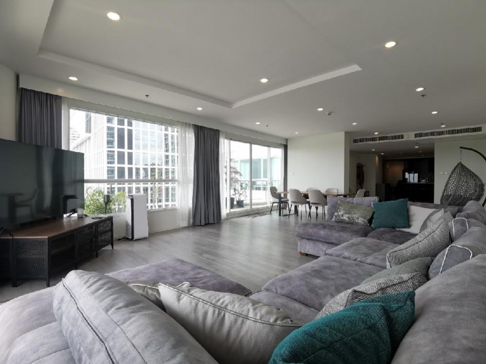 For RentCondoRama3 (Riverside),Satupadit : 3 bedrooms, river view, good weather, high floor, size 280 sq m. 3 bedrooms with the river view, price negotiable #rama3